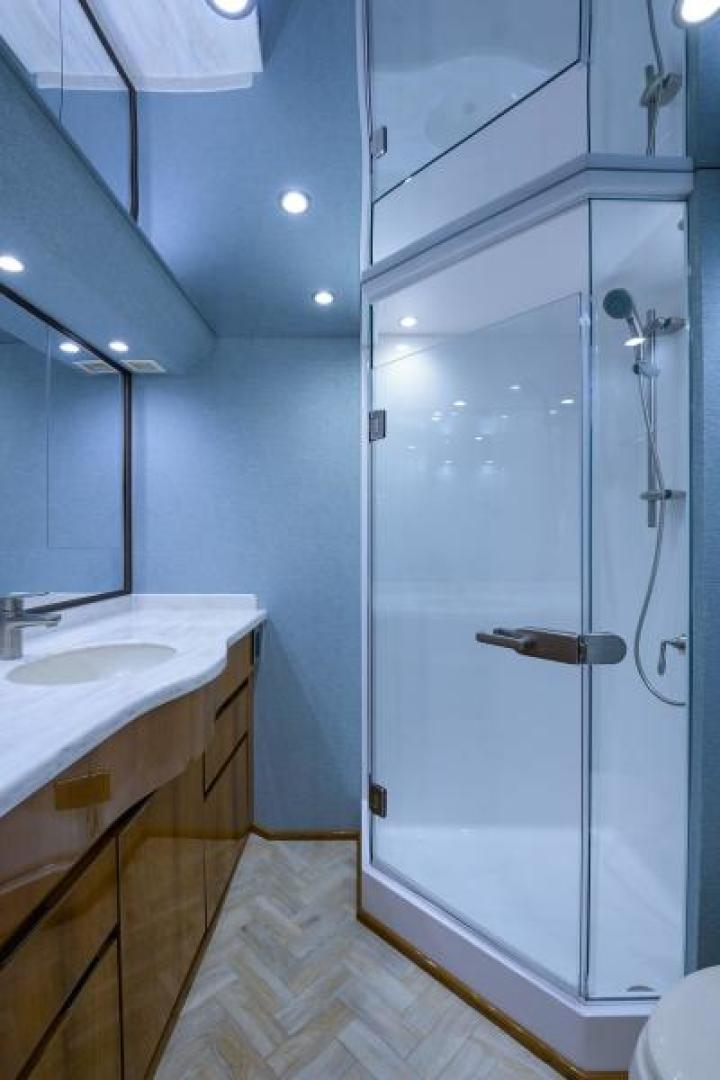 Slide: The Image of Viking 76 - Osh It - Master Head 2014 Viking 76 Enclosed Bridge - Osh It - 1539900