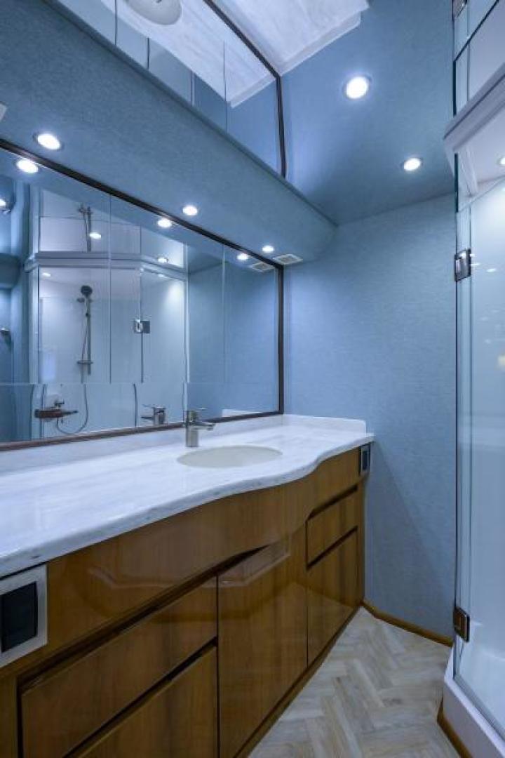 Slide: The Image of Viking 76 - Osh It - Master Head 2014 Viking 76 Enclosed Bridge - Osh It - 1539901