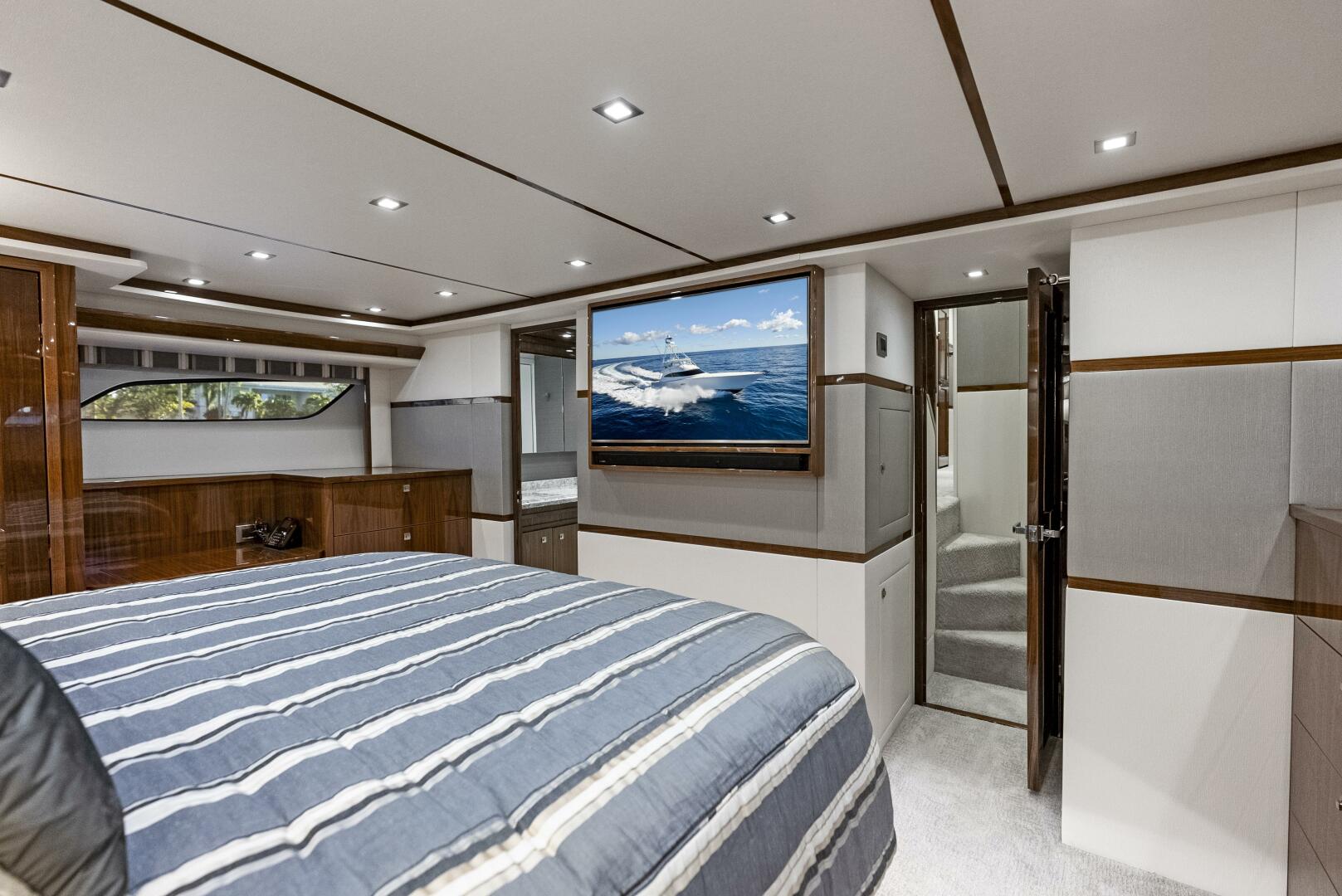 Slide: The Image of Viking 80 Convertible 2019 - 5009309