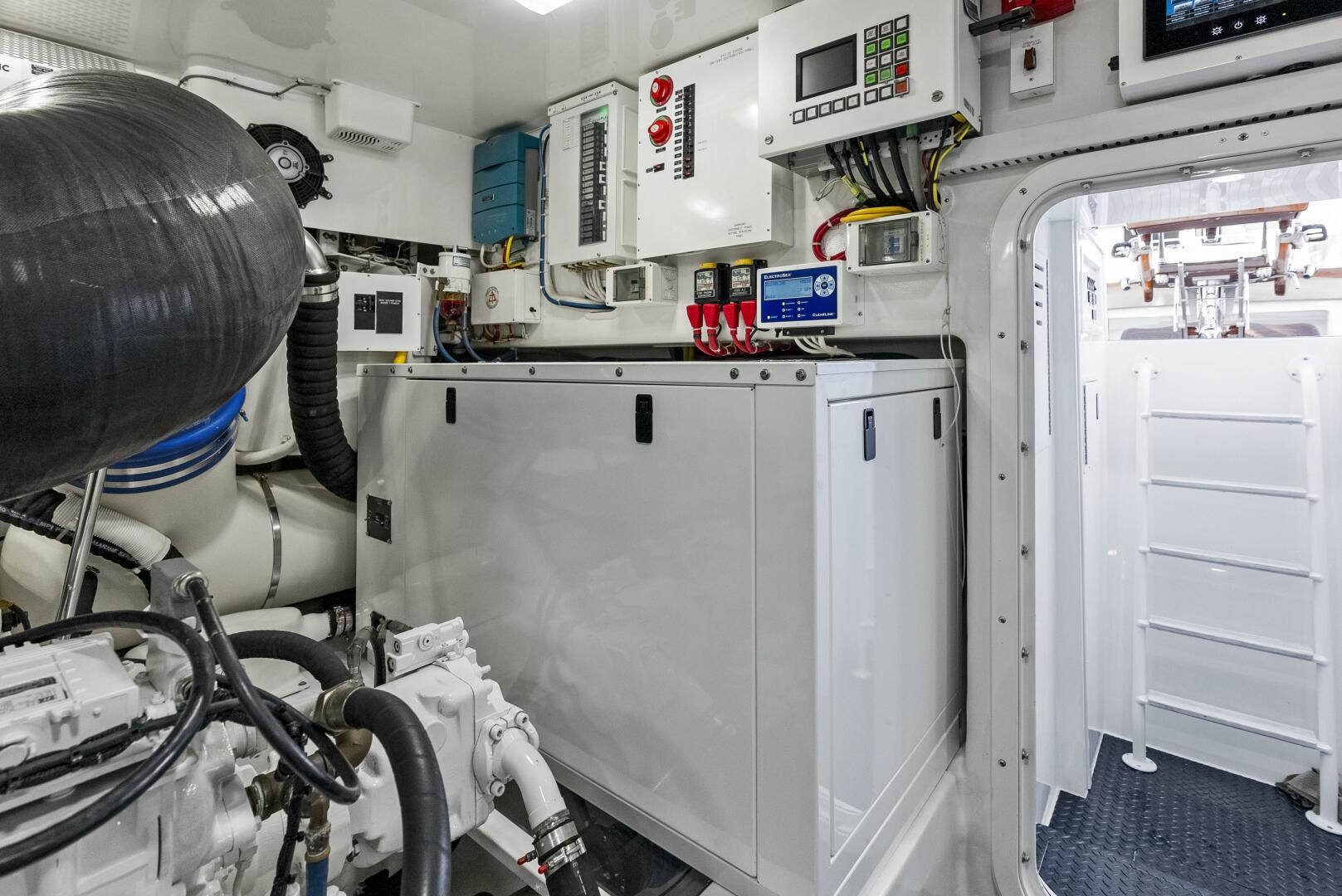 Slide: The Image of Viking 80 Convertible 2019 - 5009357
