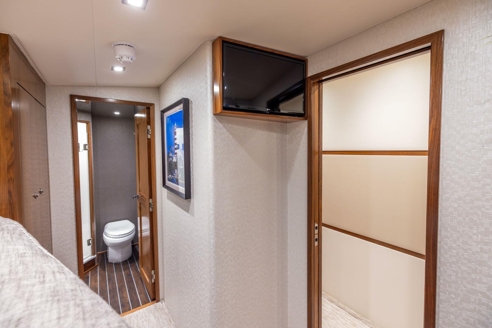 Slide: The Image of Viking 80 Convertible 2020 - 5356950