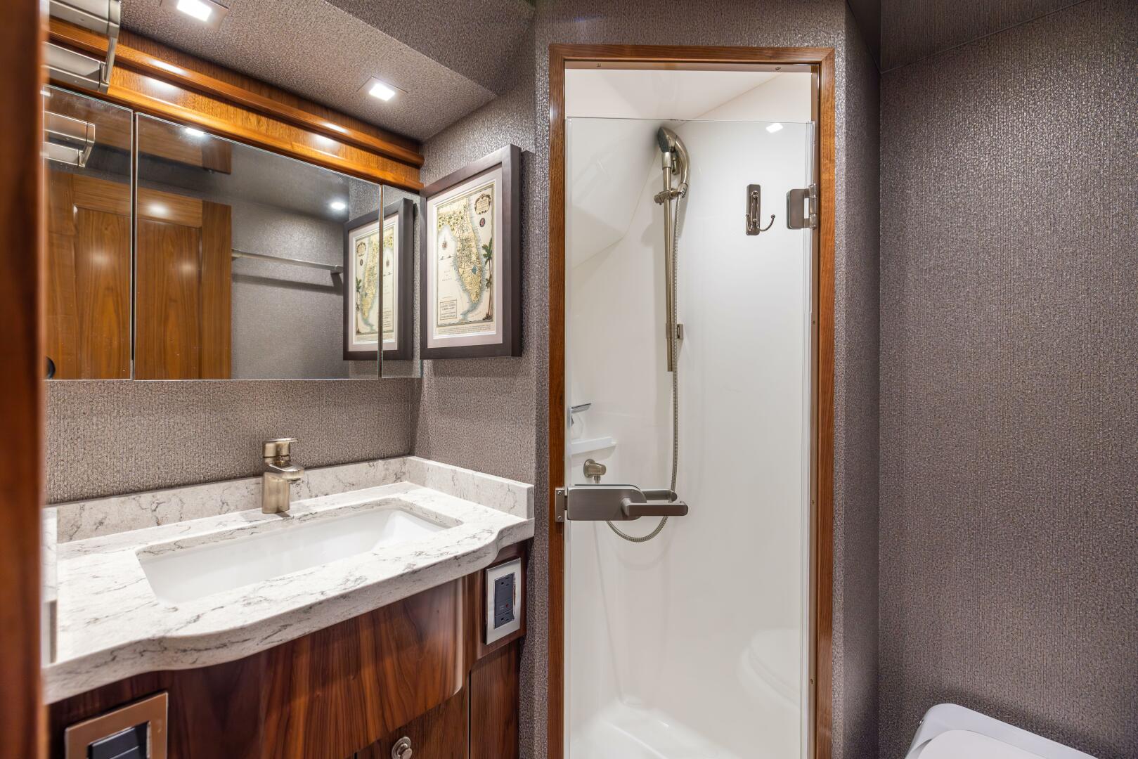 Slide: The Image of Viking 80 Convertible 2020 - 5356951