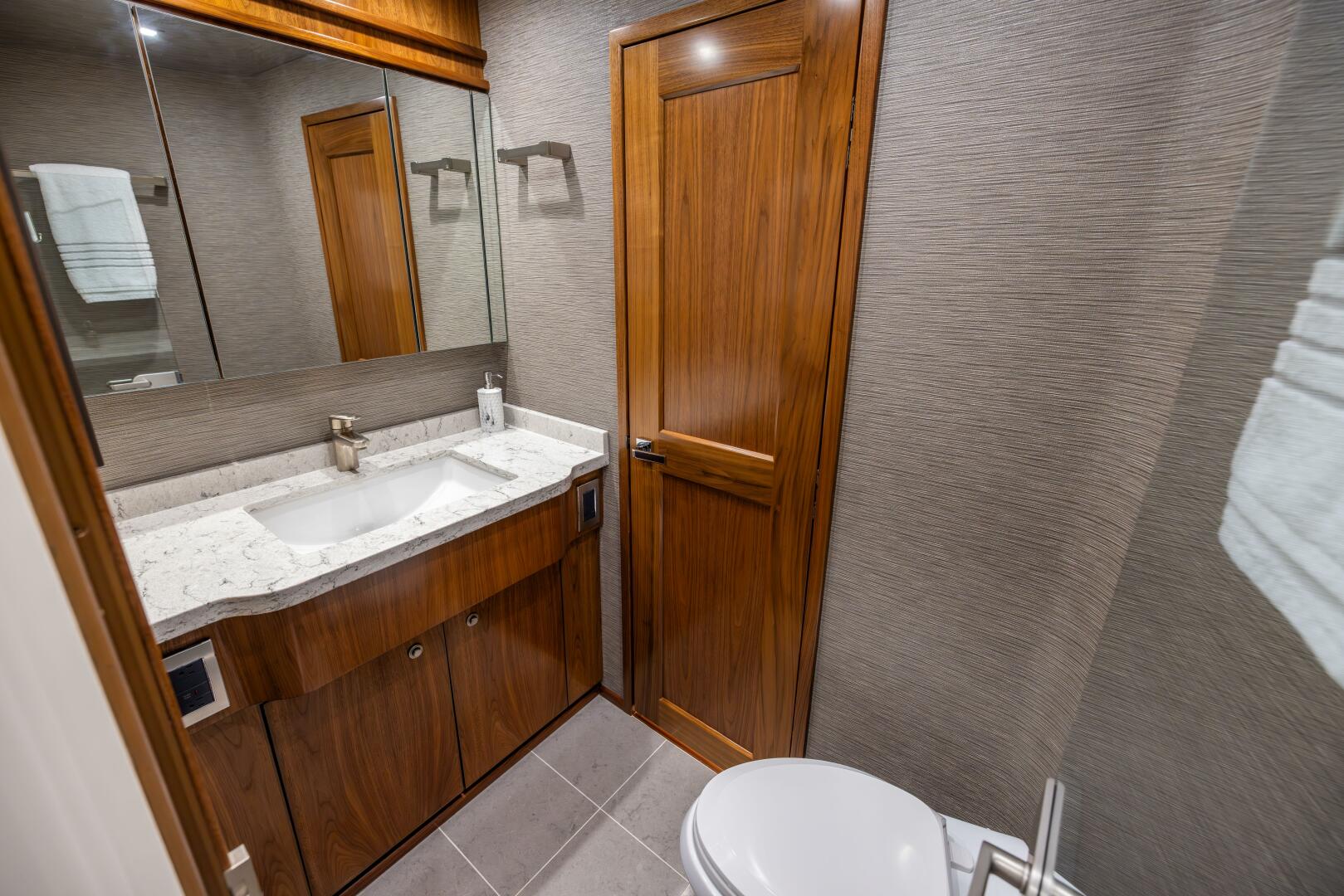 Slide: The Image of Viking 80 Convertible 2020 - 5357001