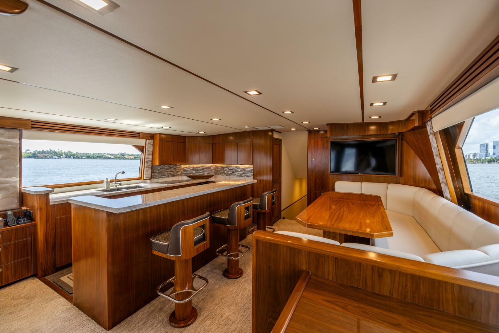 Slide: The Image of Viking 80 Convertible 2020 - 5356934