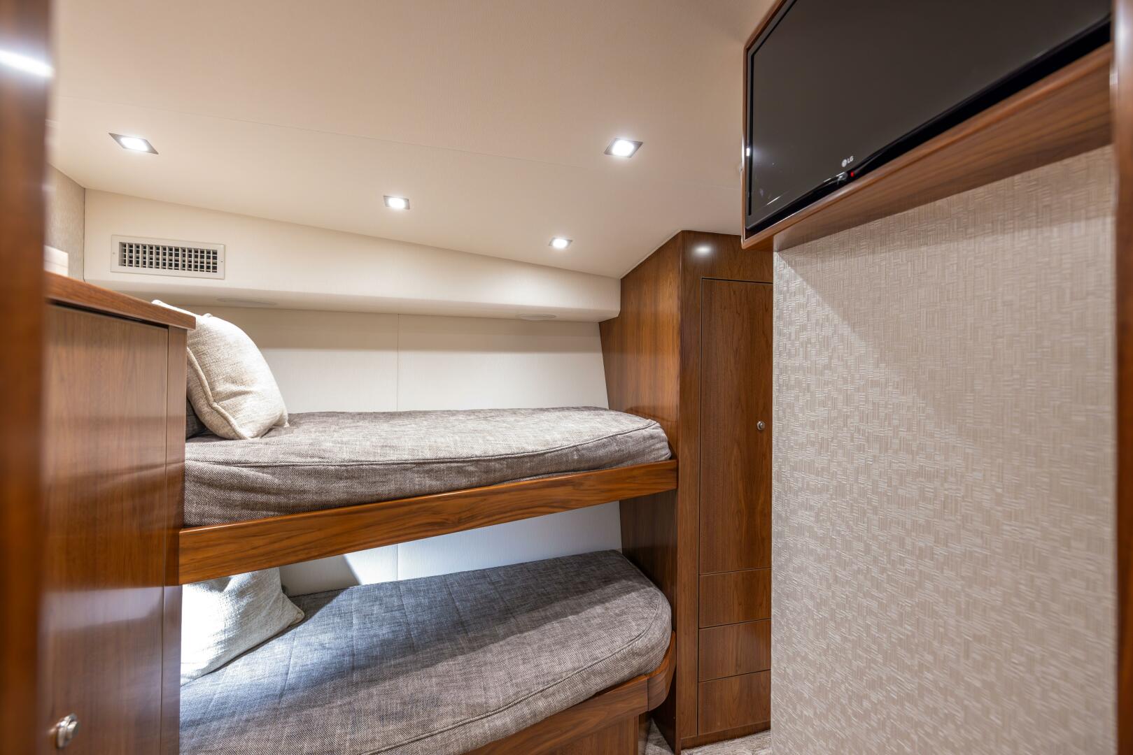 Slide: The Image of Viking 80 Convertible 2020 - 5356949