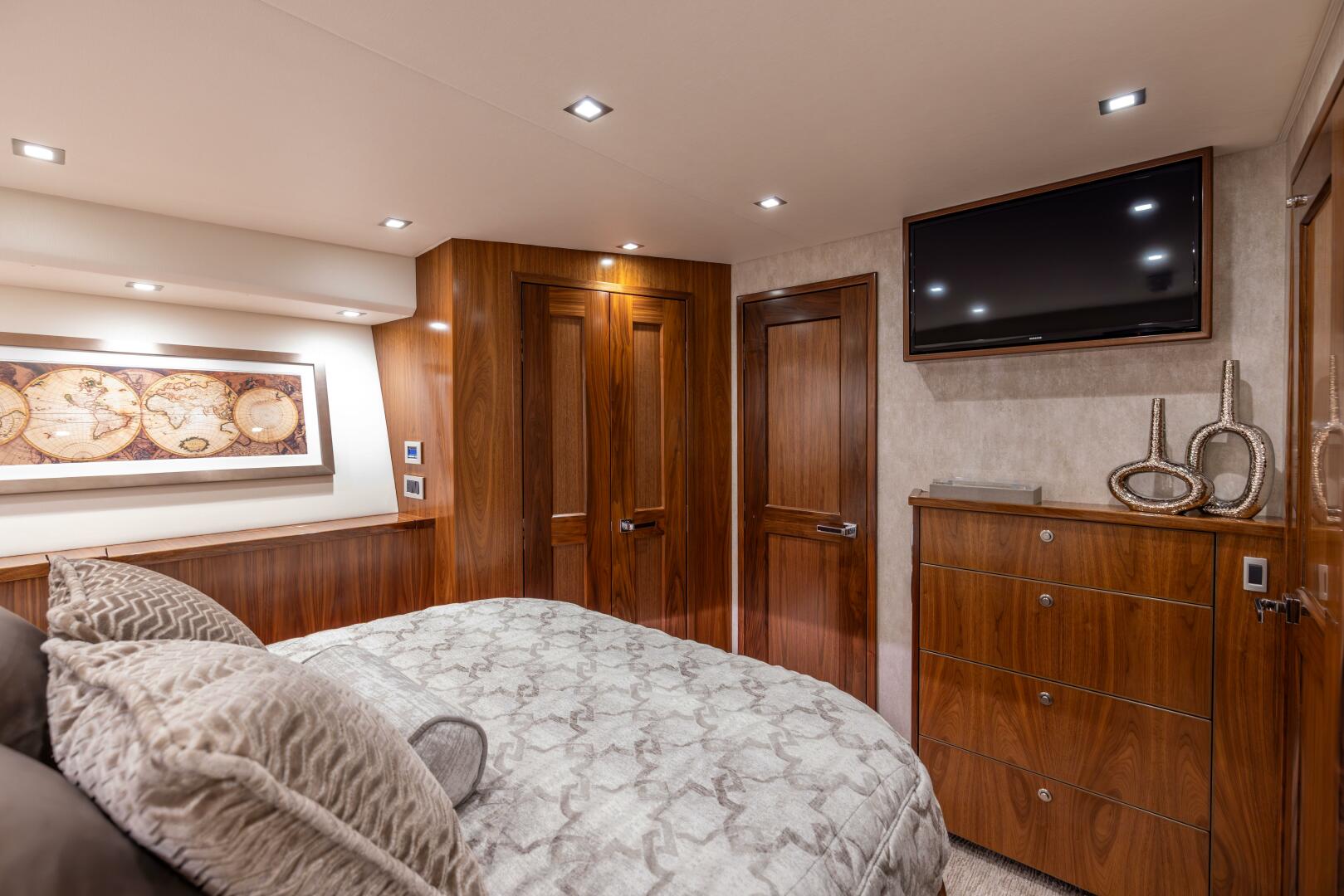 Slide: The Image of Viking 80 Convertible 2020 - 5356953