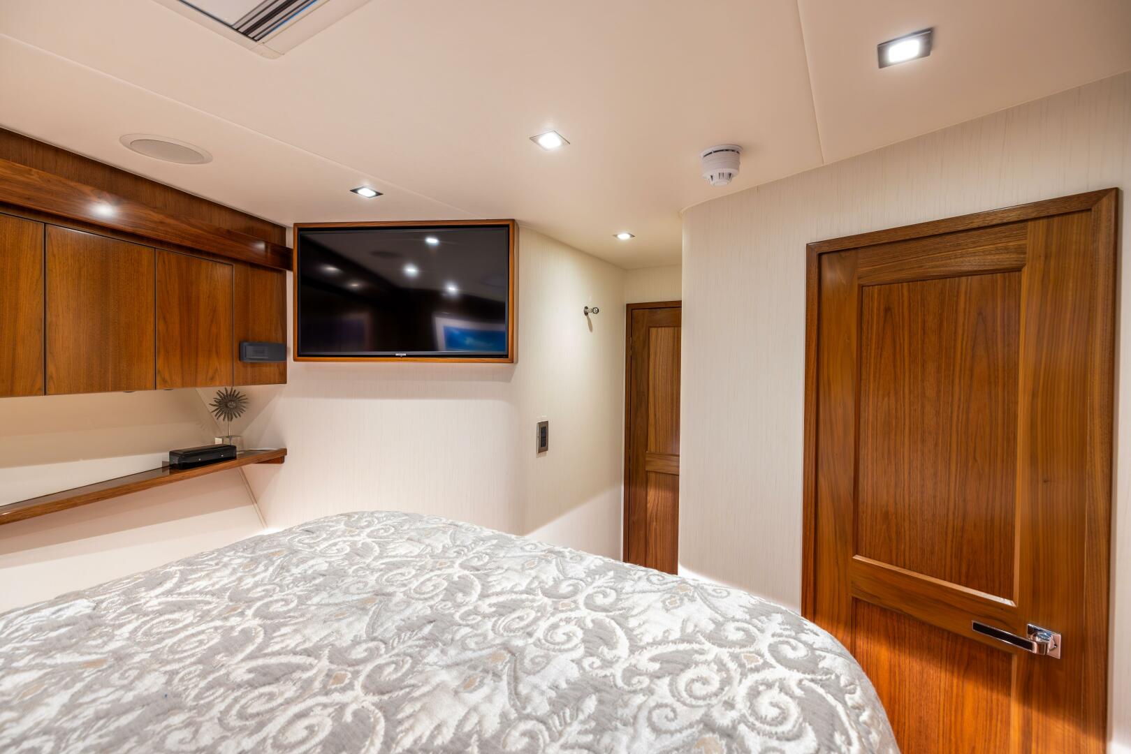 Slide: The Image of Viking 80 Convertible 2020 - 5357055