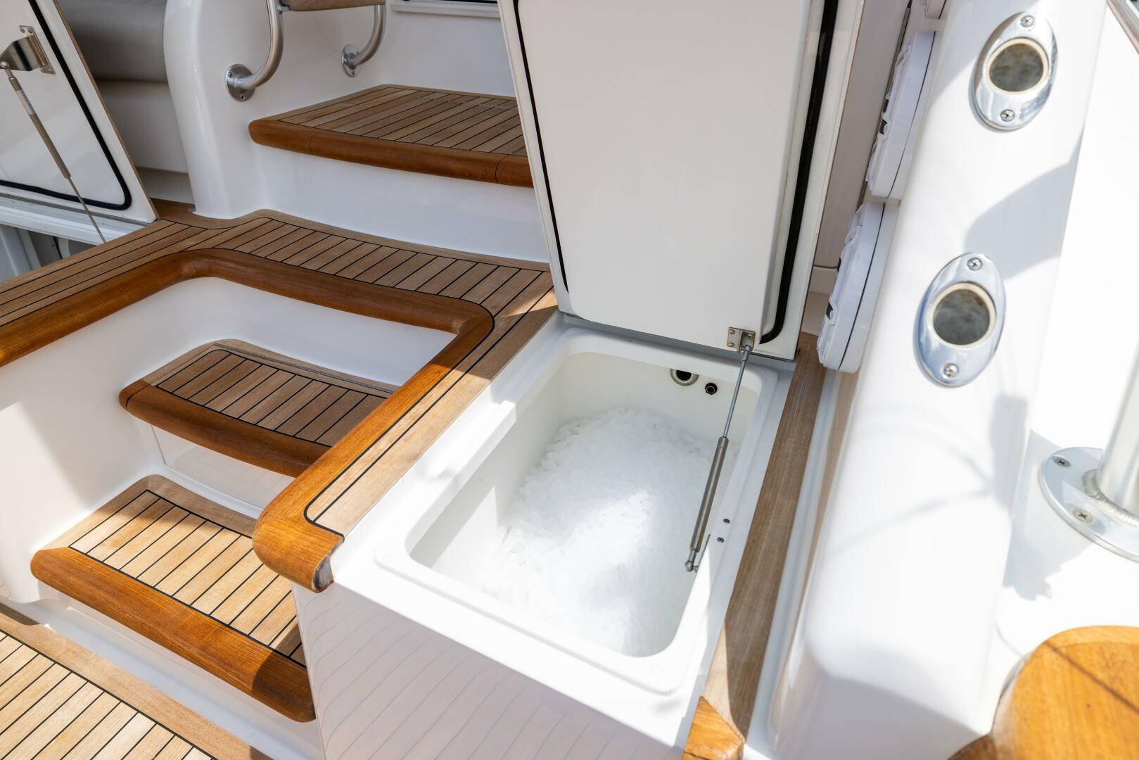 Slide: The Image of Viking 80 Convertible 2020 - 5357062
