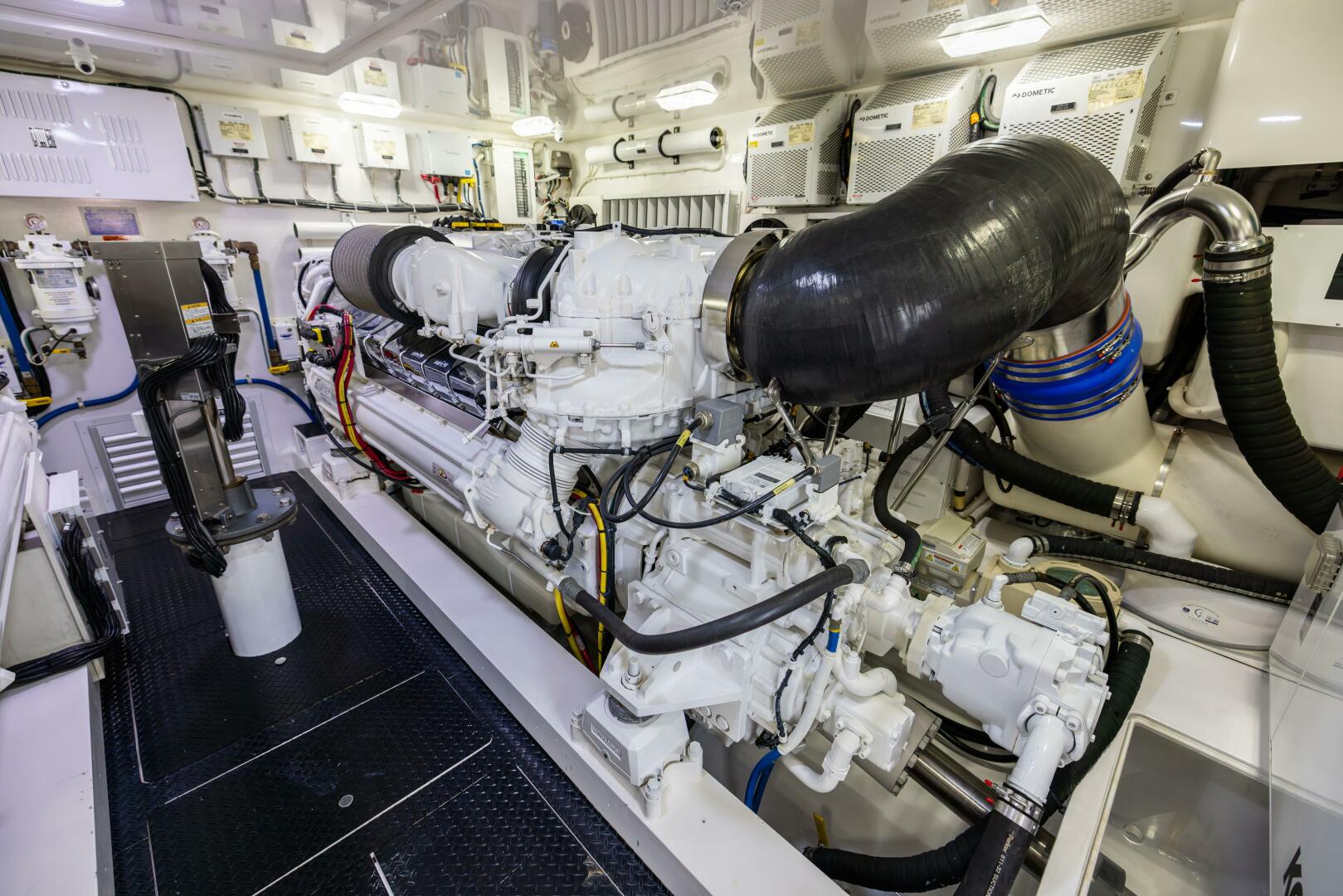 Slide: The Image of Viking 80 Convertible 2020 - 5357102