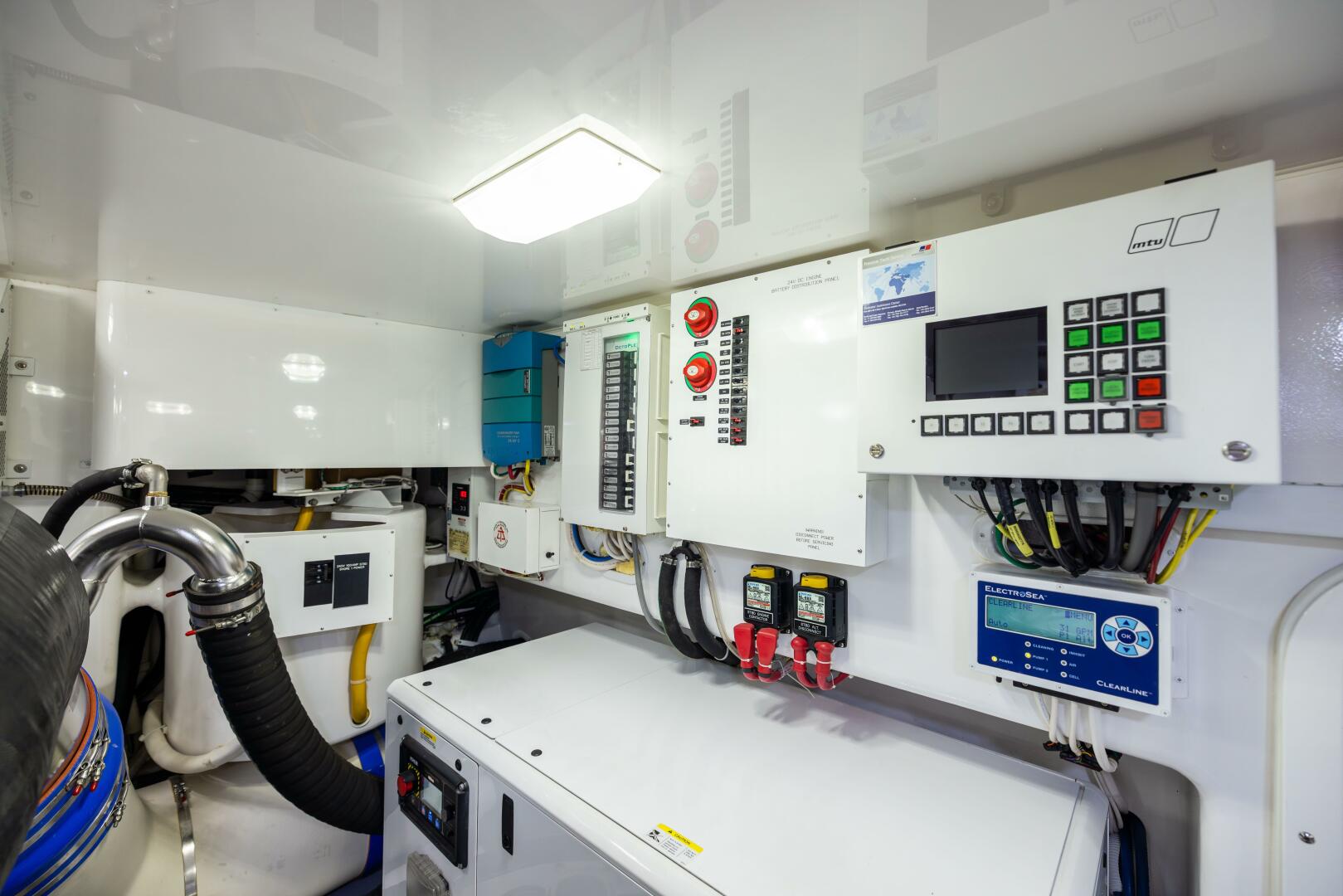 Slide: The Image of Viking 80 Convertible 2020 - 5357106