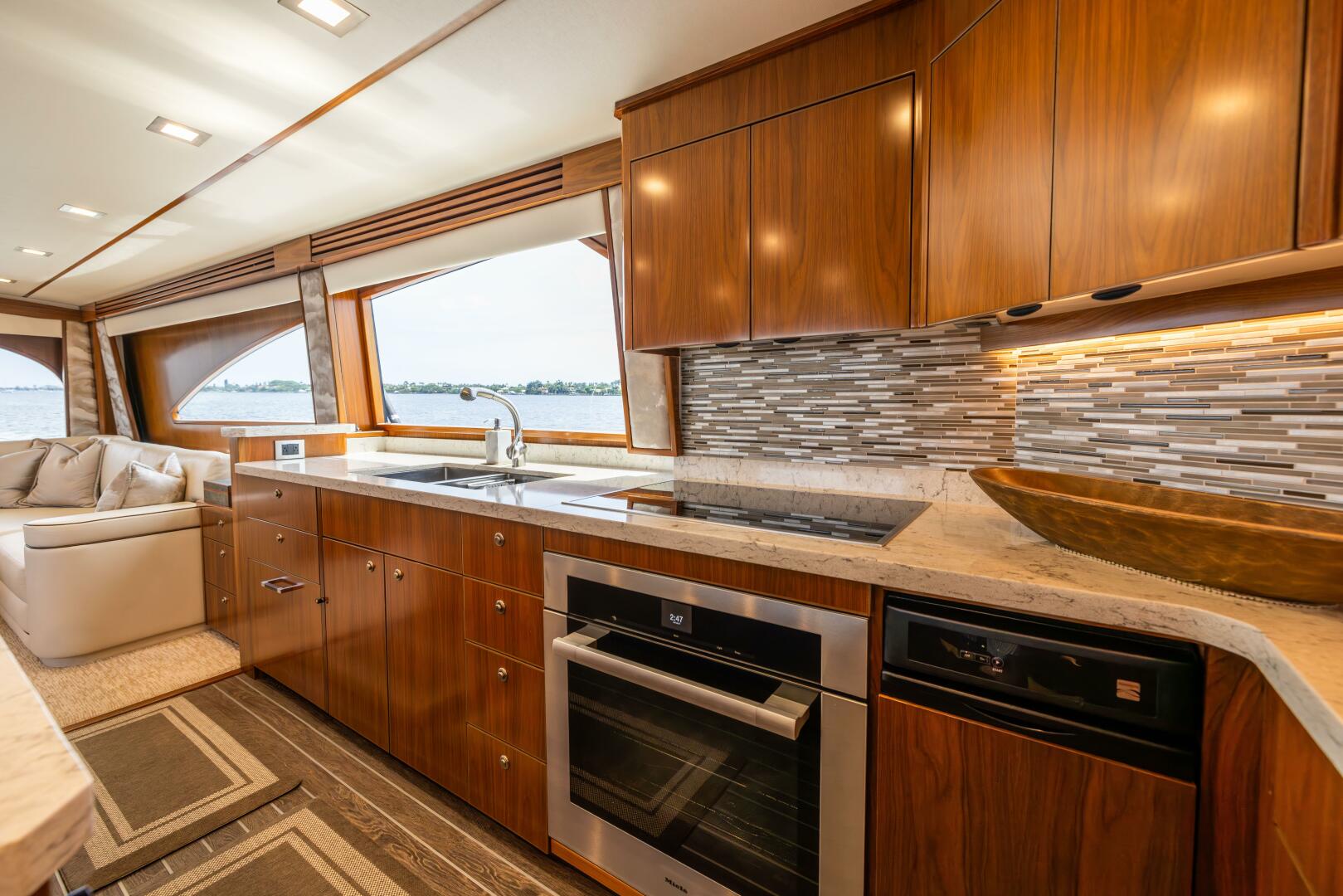 Slide: The Image of Viking 80 Convertible 2020 - 5356938