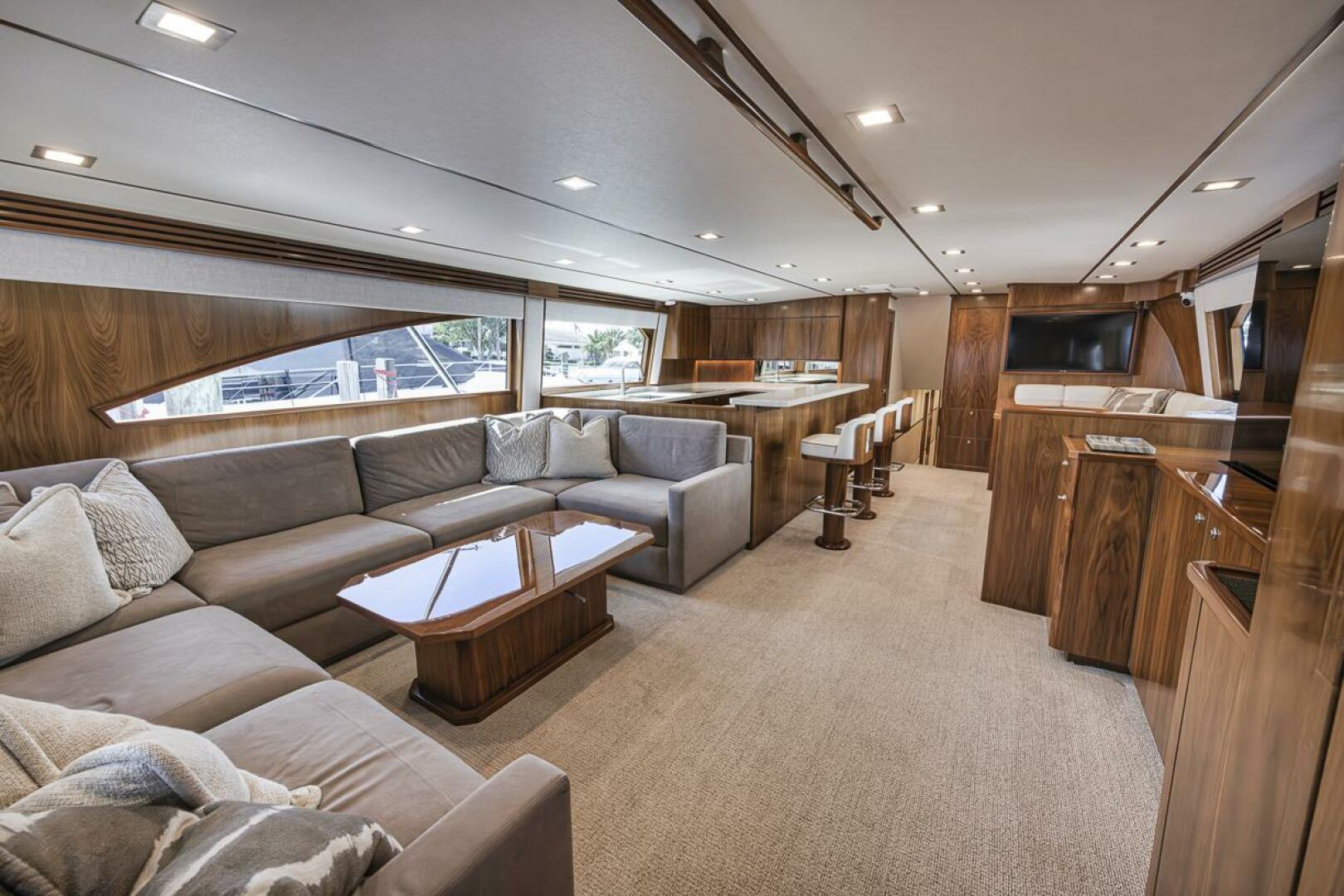 Slide: The Image of Salon 2021 Viking 80 Convertible Lucky Wave - 5143569