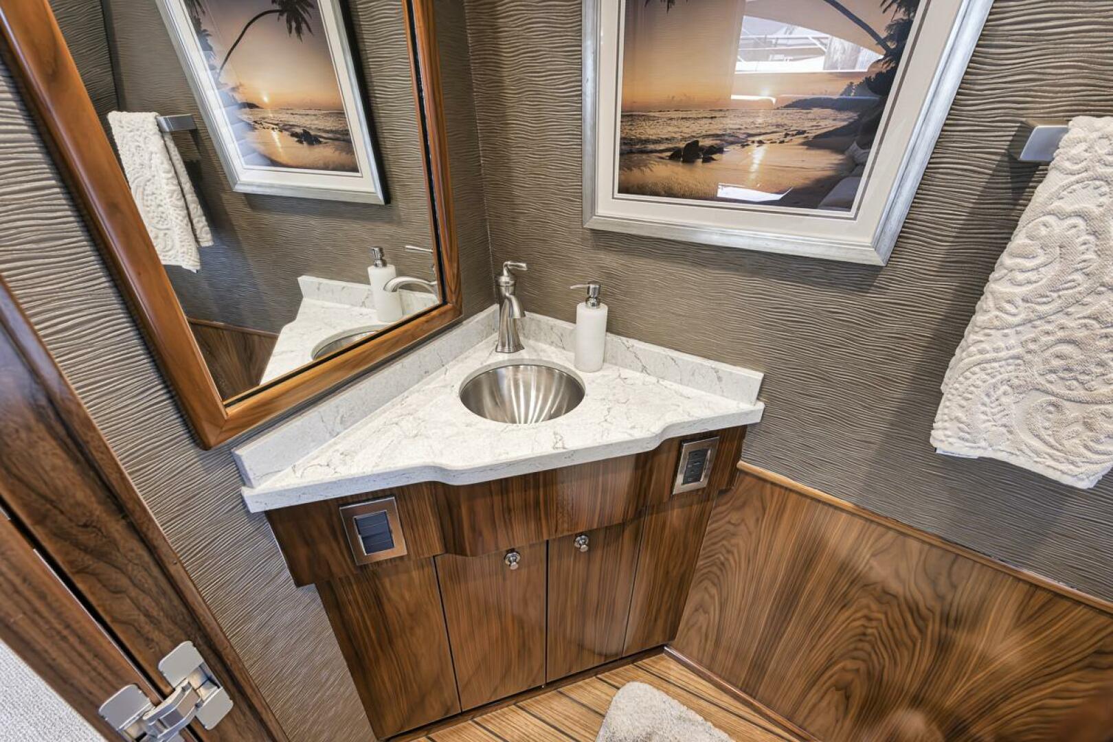 Slide: The Image of Day Head 2021 Viking 80 Convertible Lucky Wave - 5143580