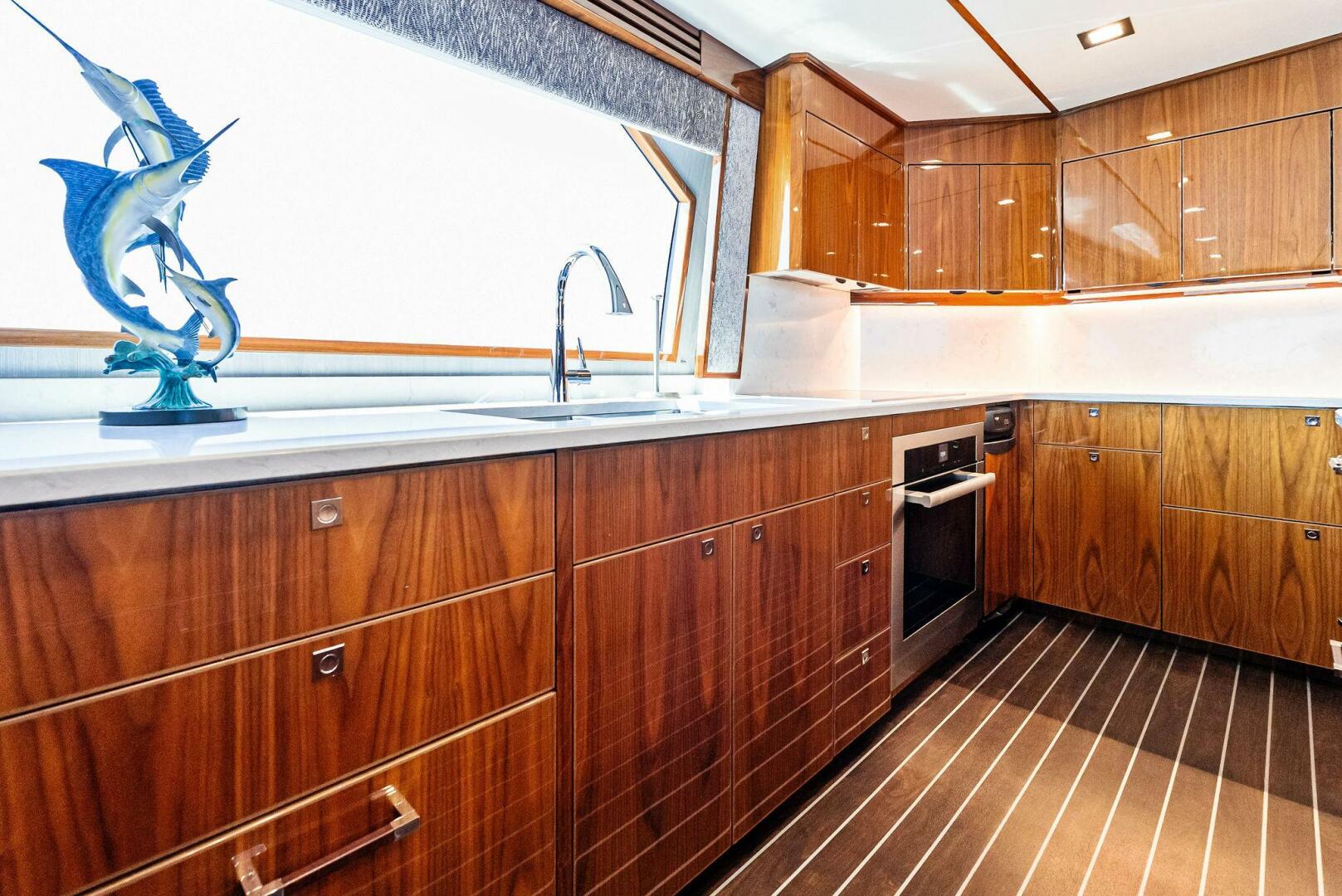 Slide: The Image of 2022 Viking 80 Convertible - 5173738