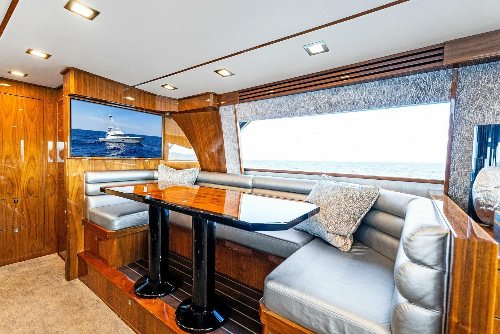 Slide: The Image of 2022 Viking 80 Convertible  - 5173737