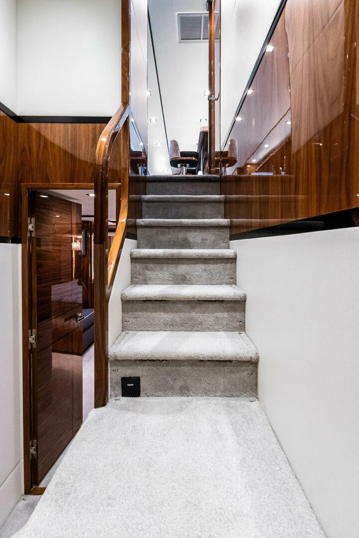 Slide: The Image of 2022 Viking 80 Convertible  - 5173777