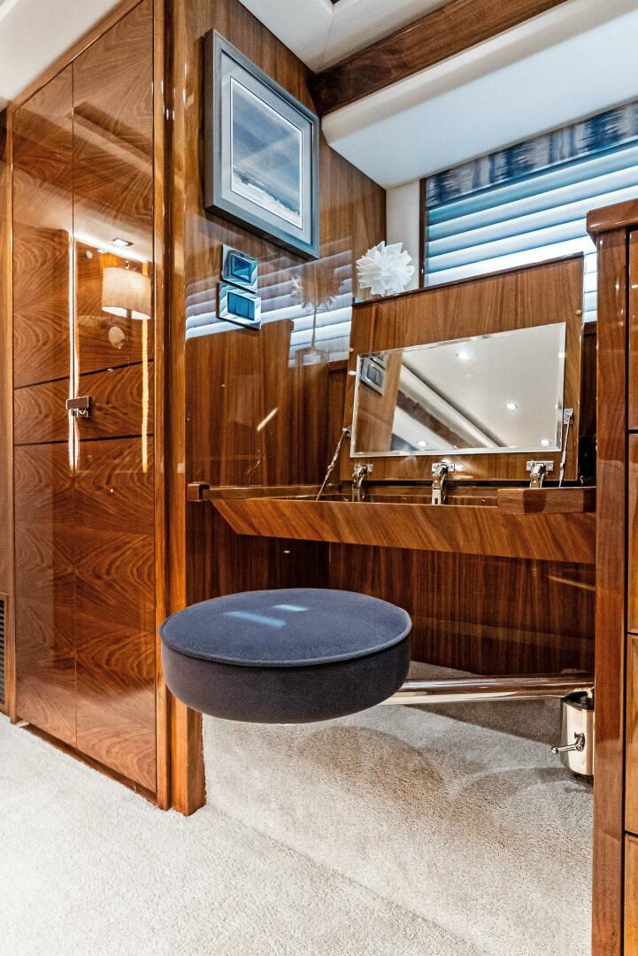 Slide: The Image of 2022 Viking 80 Convertible  - 5173744
