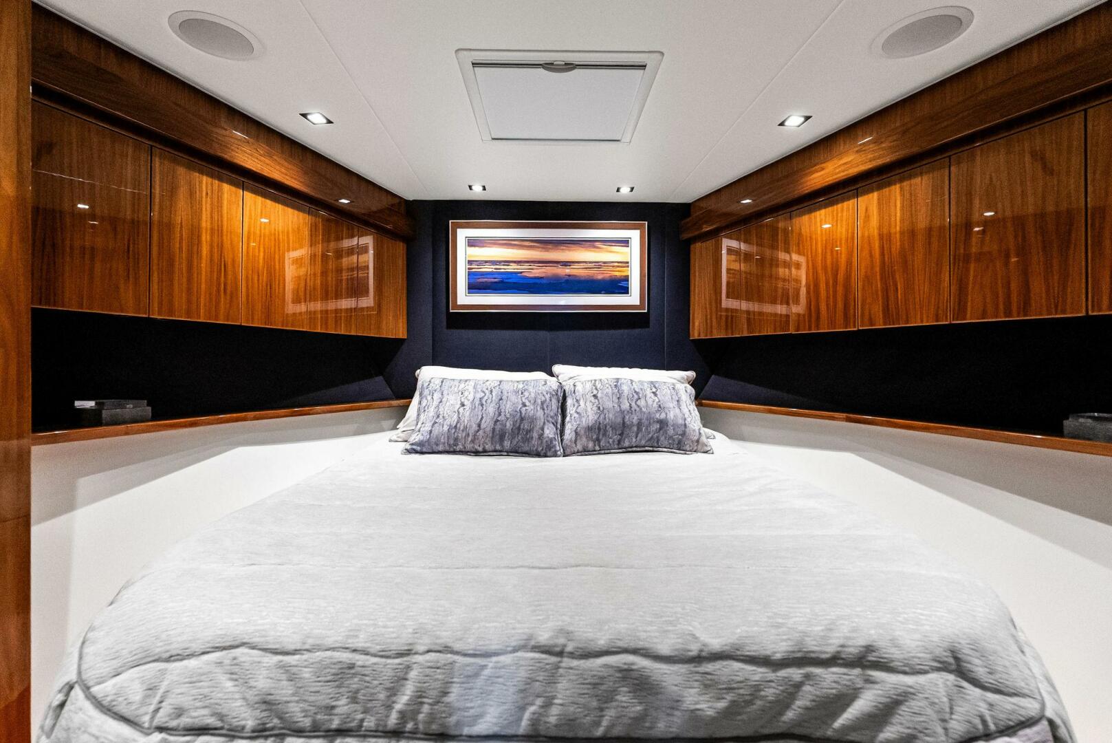 Slide: The Image of 2022 Viking 80 Convertible  - 5173774