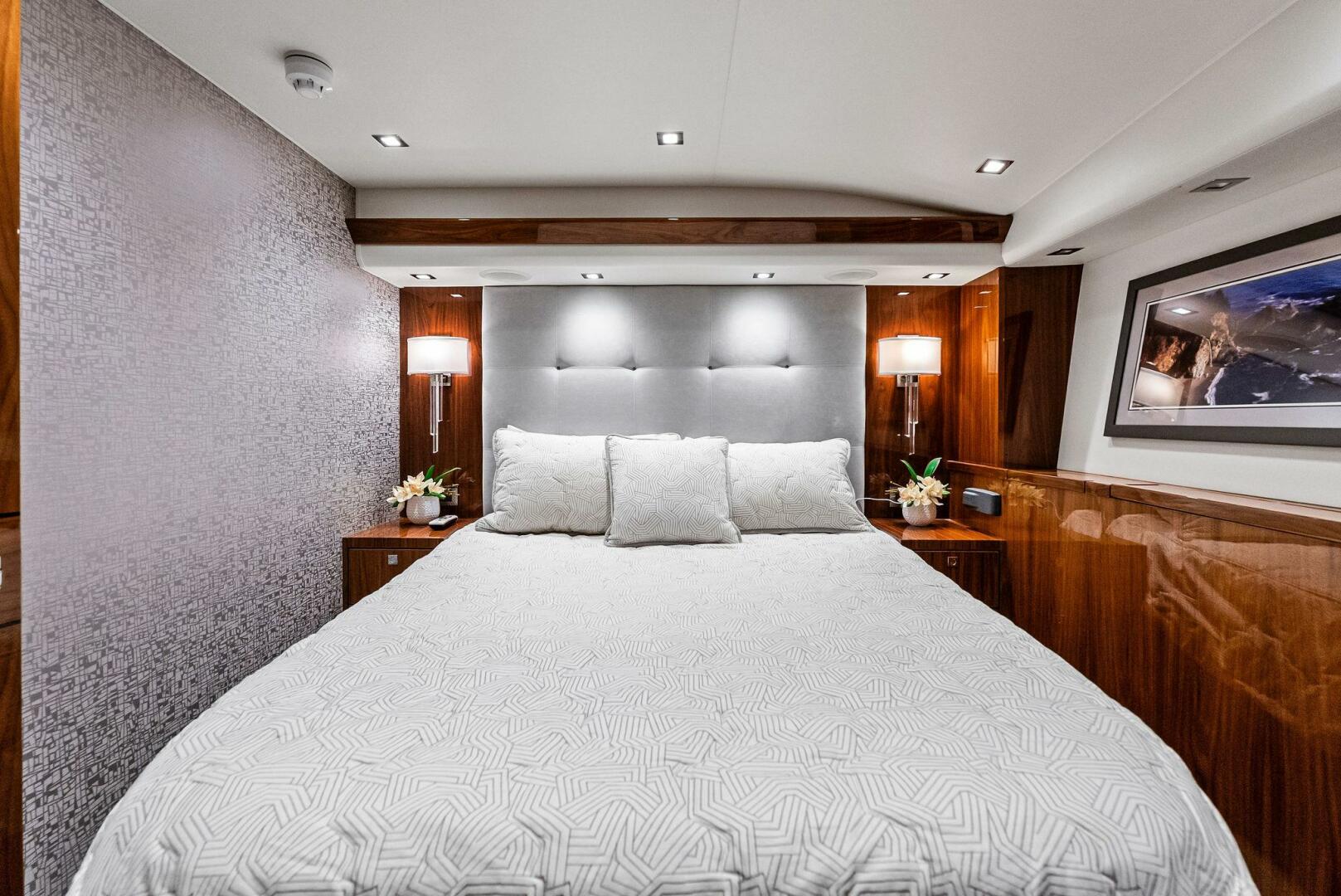 Slide: The Image of 2022 Viking 80 Convertible  - 5173769