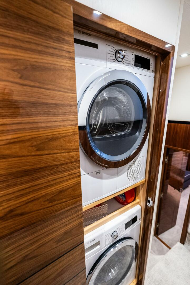 Slide: The Image of 2022 Viking 80 Convertible  - 5173778
