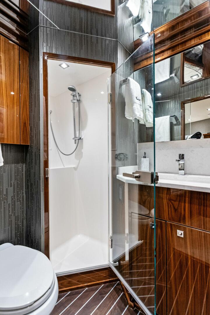 Slide: The Image of 2022 Viking 80 Convertible  - 5173761