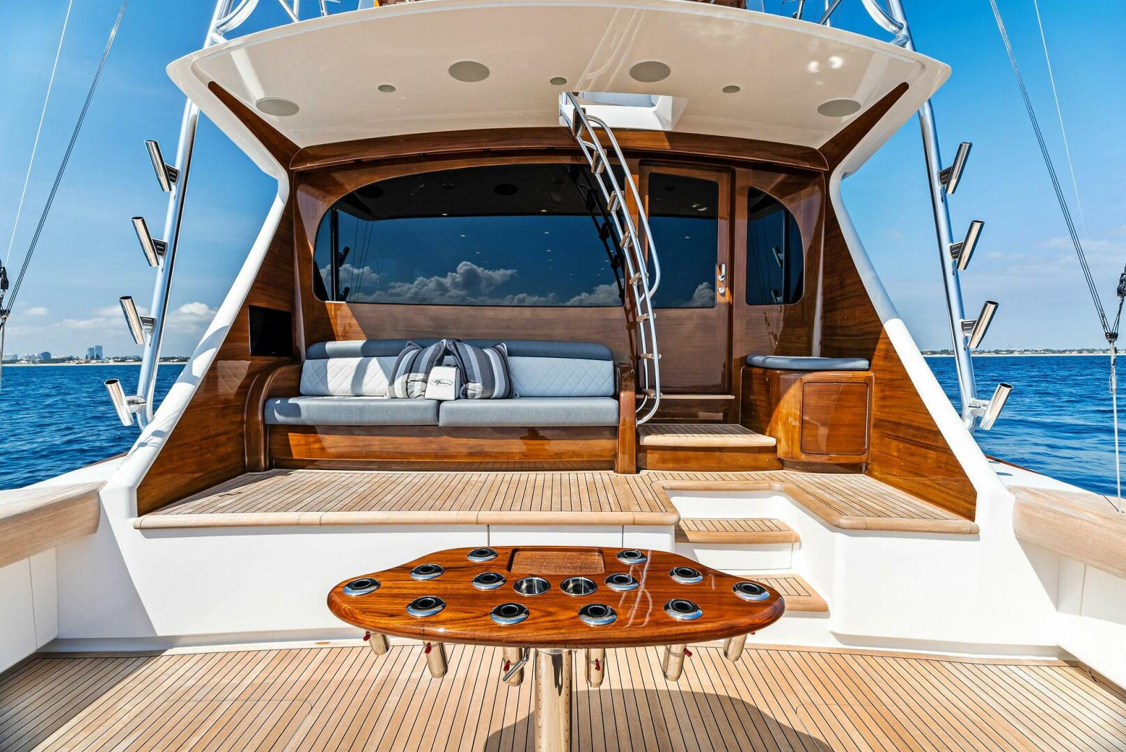 Slide: The Image of 2022 Viking 80 Convertible  - 5173801