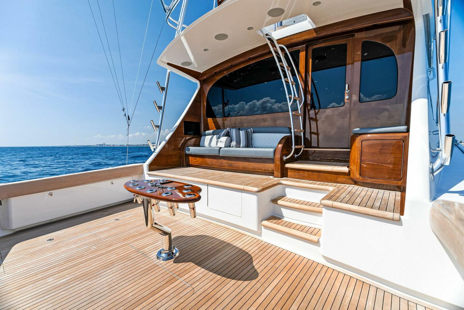 Slide: The Image of 2022 Viking 80 Convertible  - 5173802