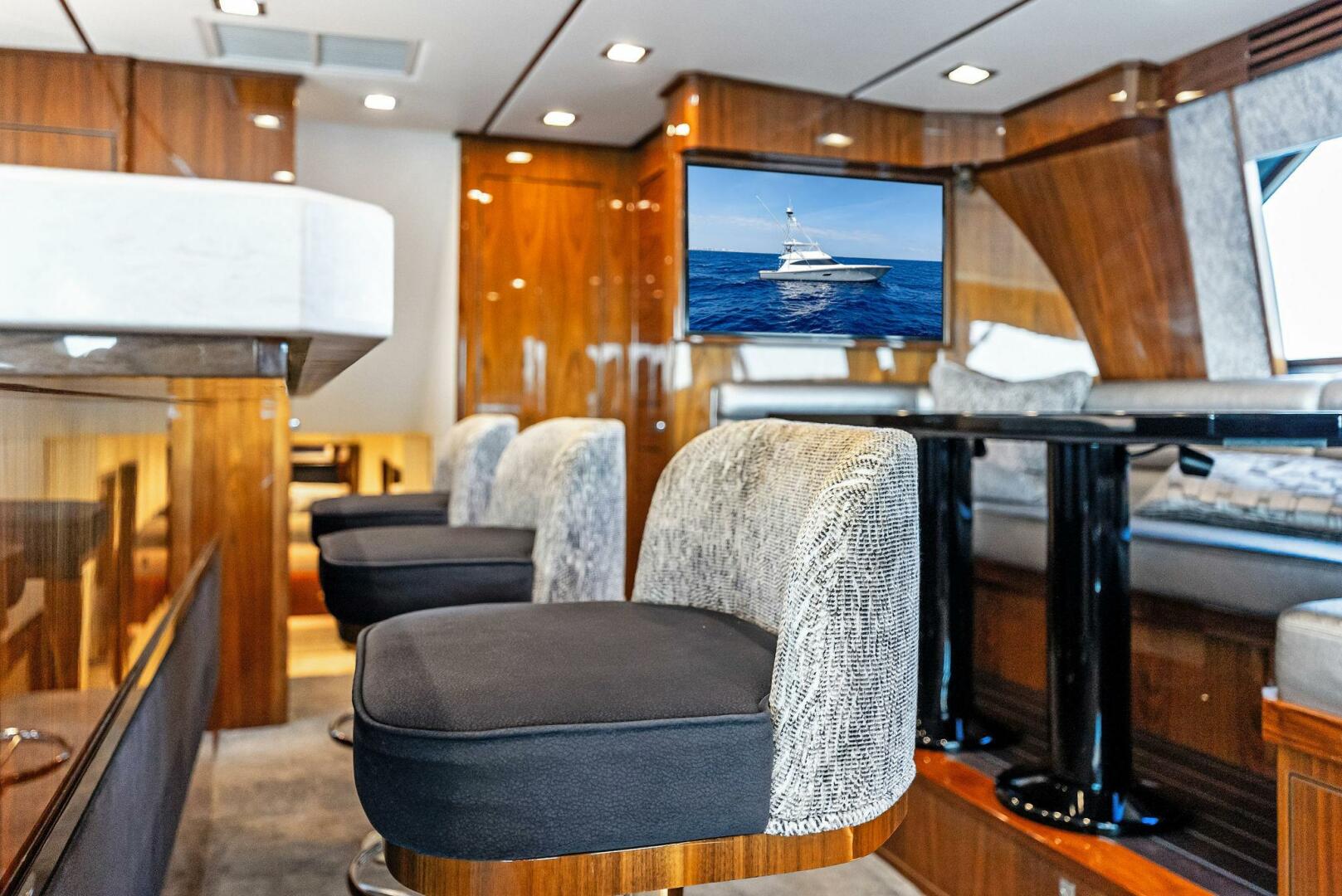 Slide: The Image of 2022 Viking 80 Convertible - 5173728