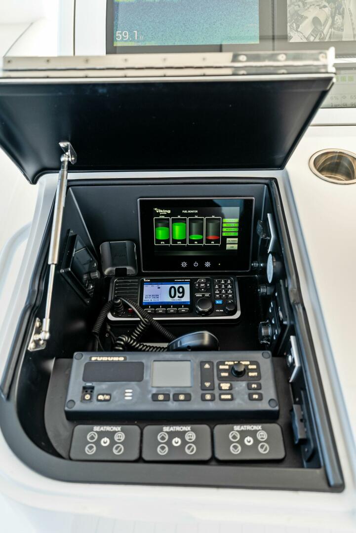 Slide: The Image of 2022 Viking 80 Convertible - 5173789