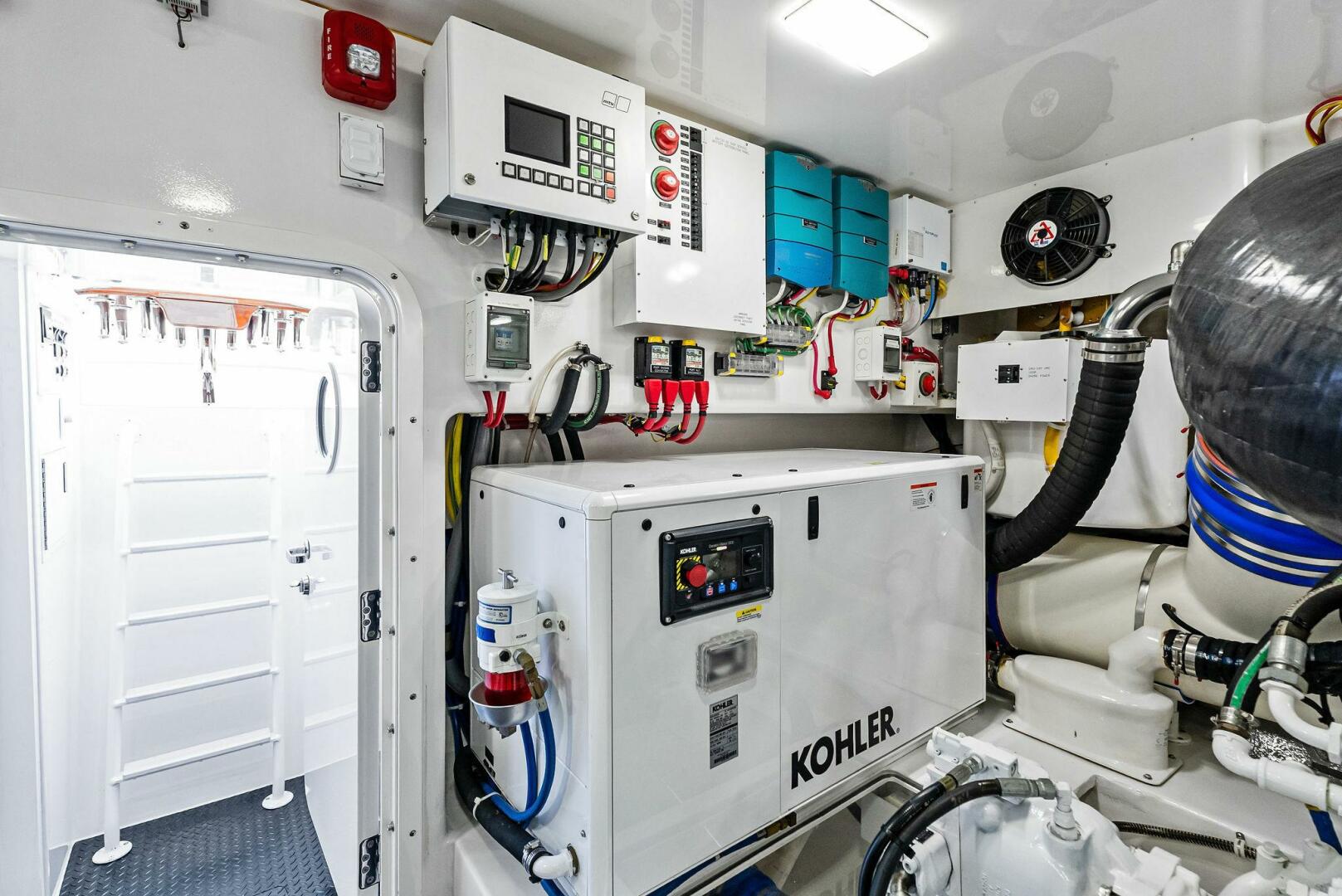Slide: The Image of 2022 Viking 80 Convertible  - 5173819