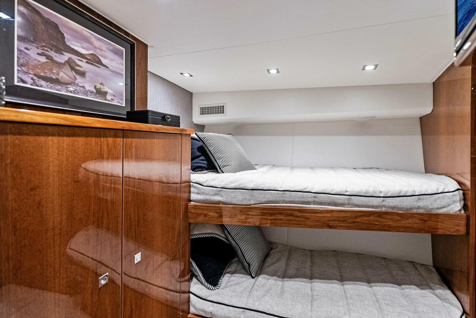Slide: The Image of 2022 Viking 80 Convertible  - 5173806