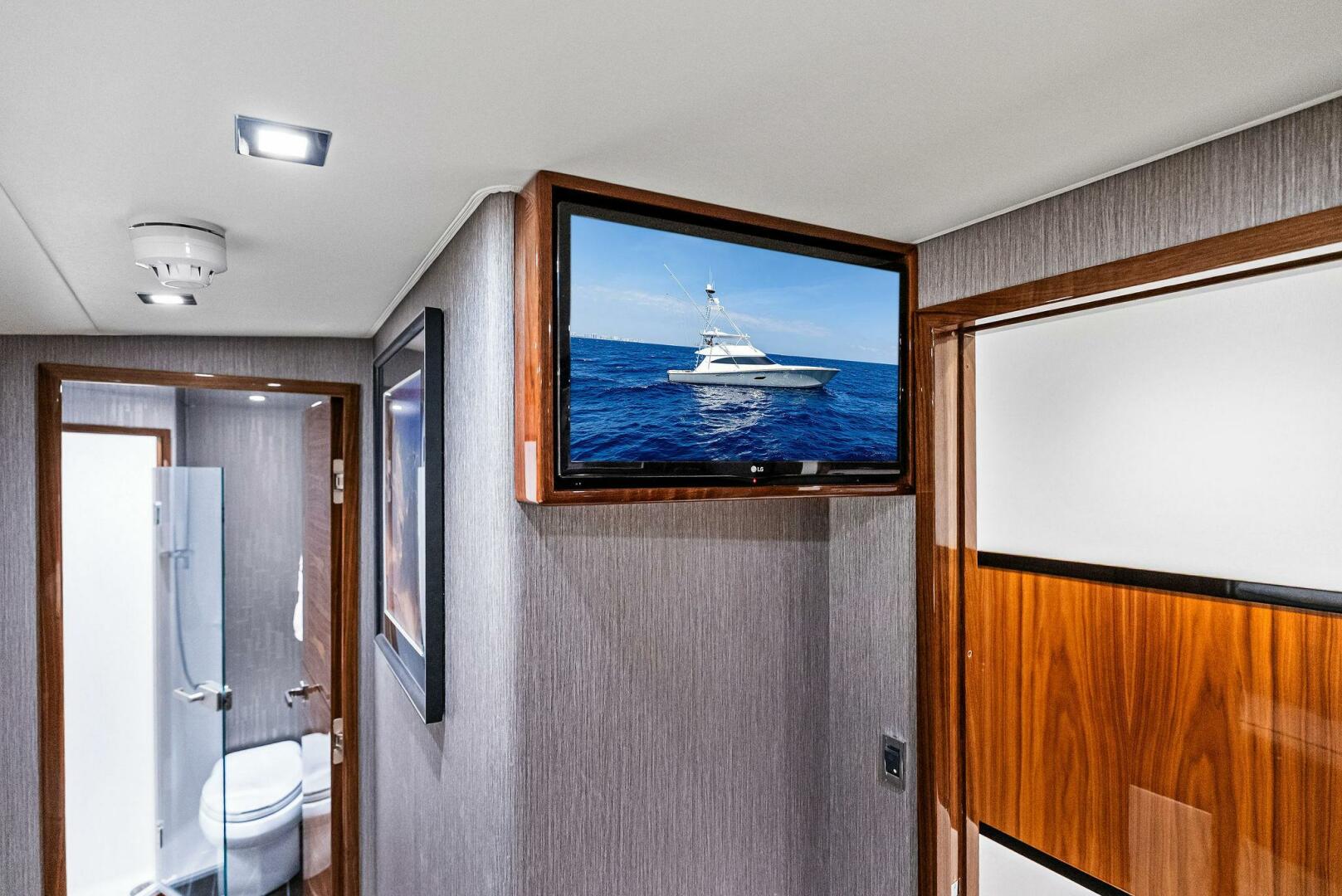 Slide: The Image of 2022 Viking 80 Convertible  - 5173807