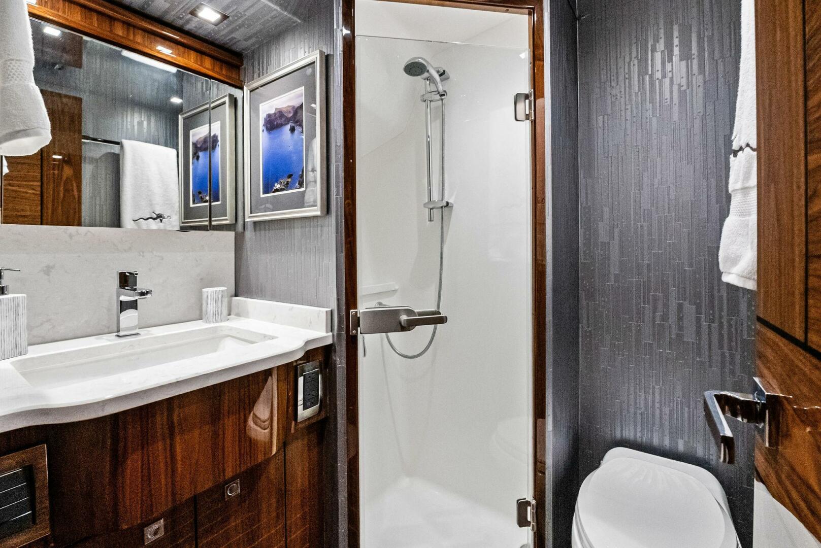 Slide: The Image of 2022 Viking 80 Convertible  - 5173810