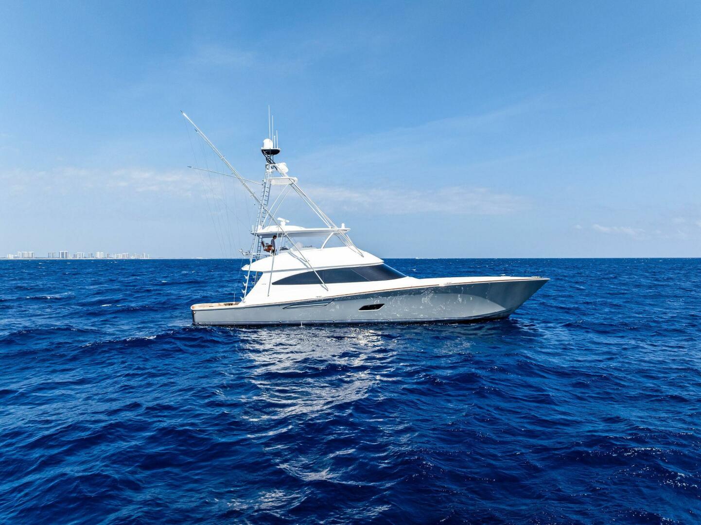 Slide: The Image of 2022 Viking 80 Convertible  - 5173843