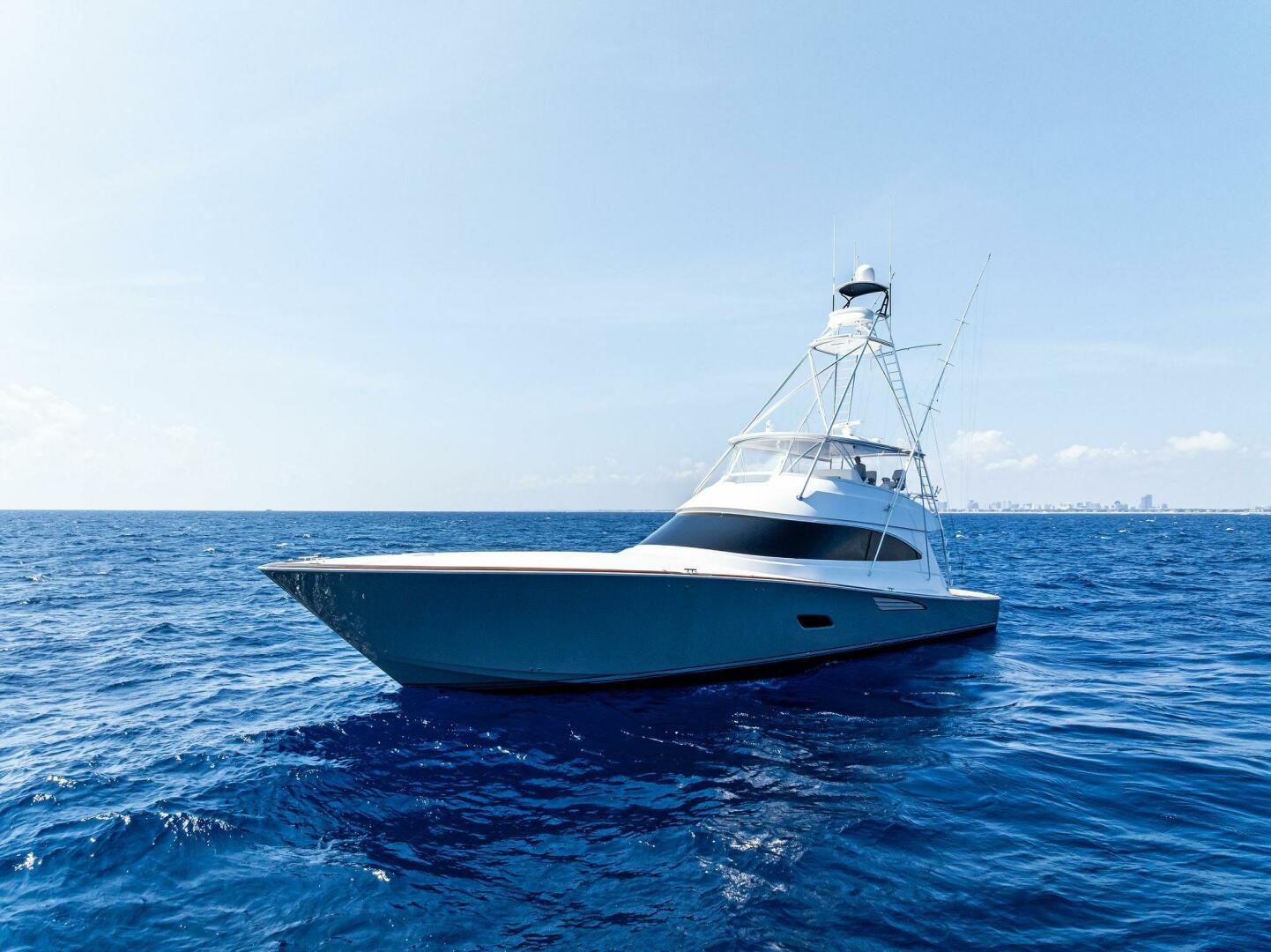 Slide: The Image of 2022 Viking 80 Convertible  - 5173847