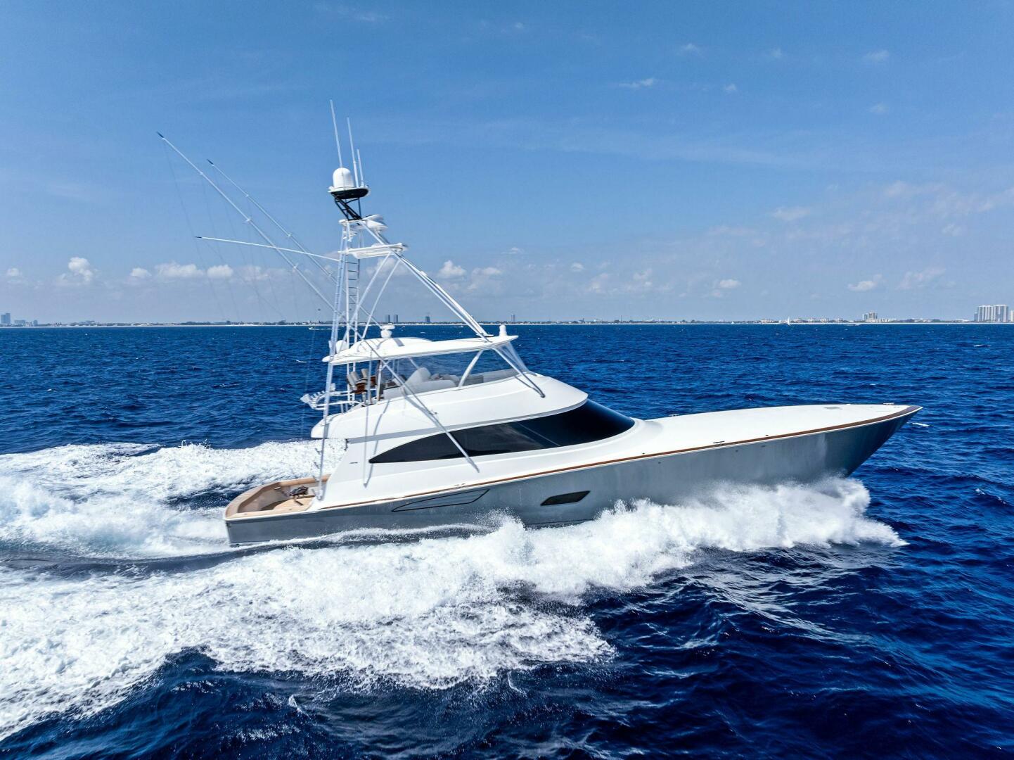 Slide: The Image of 2022 Viking 80 Convertible  - 5173841