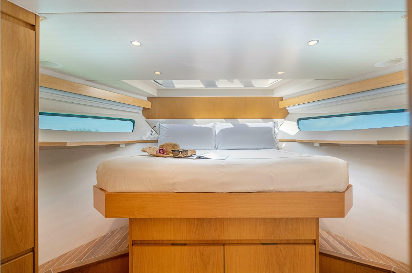 Slide: The Image of Viking 82 Cockpit 2017 - 3975997