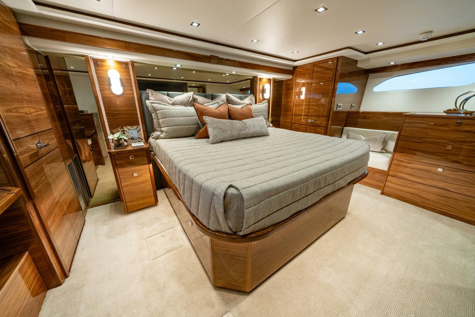 Slide: The Image of Viking 82 Convertible 2026 - 4545987
