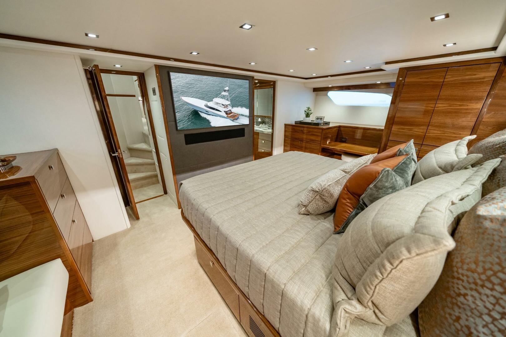 Slide: The Image of Viking 82 Convertible 2026 - 4545988