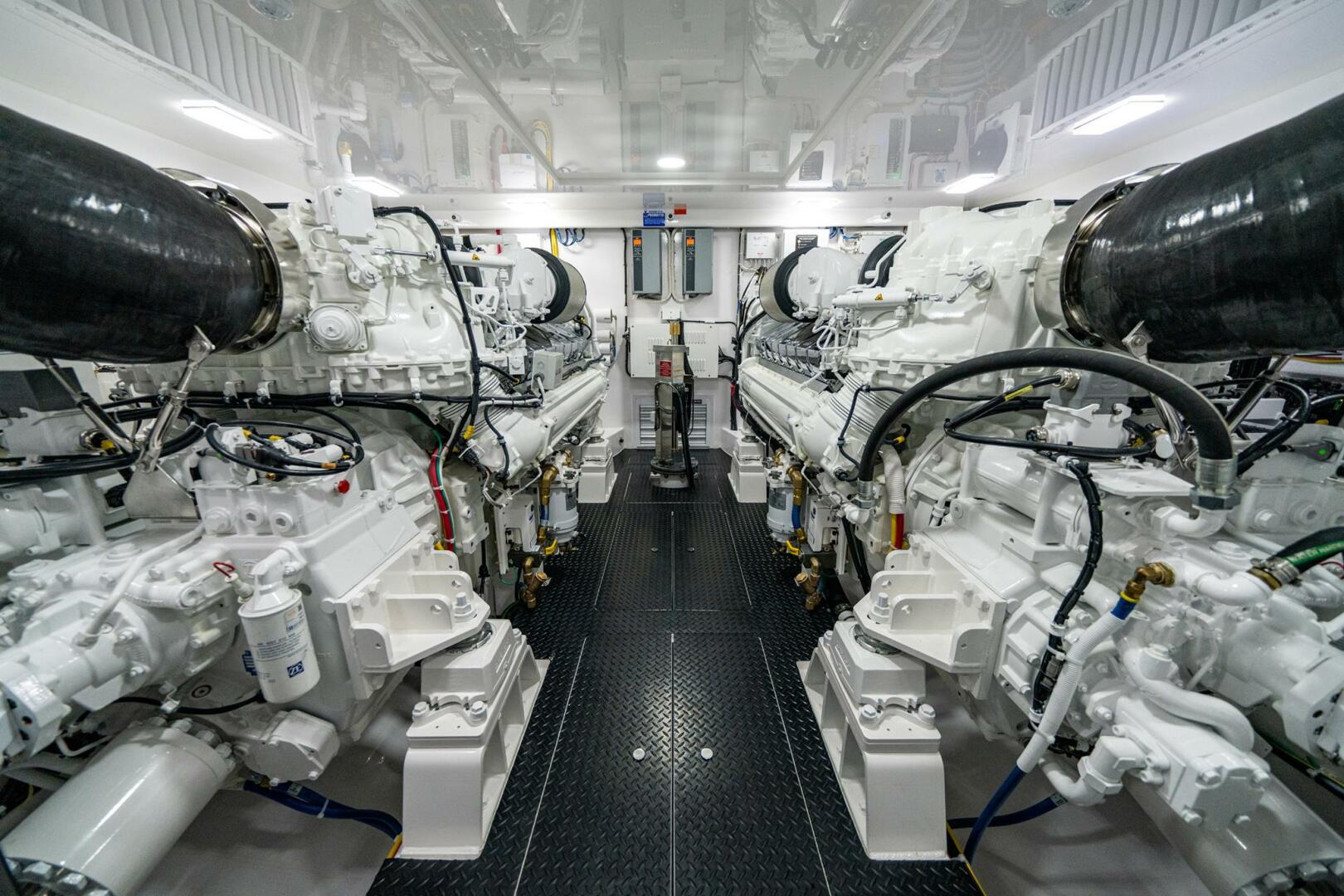 Slide: The Image of Viking 82 Convertible 2026 - 4545995