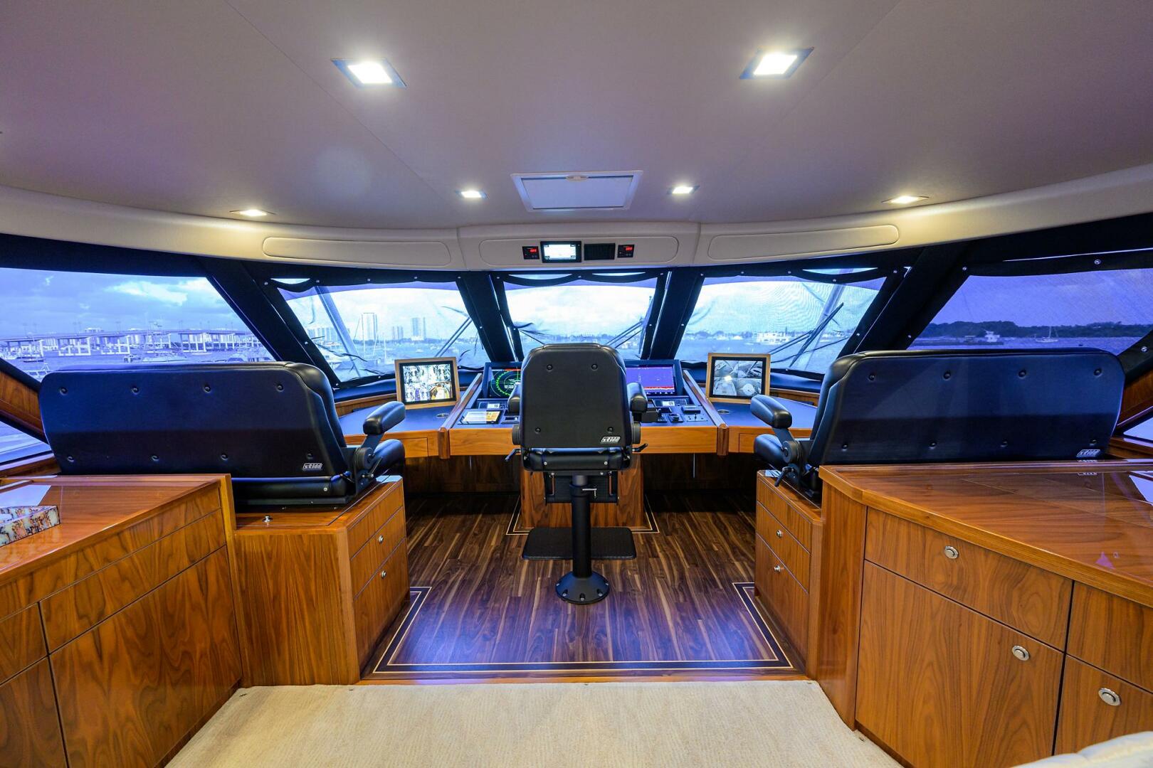 Slide: The Image of Enclosed Flybridge - 4890273