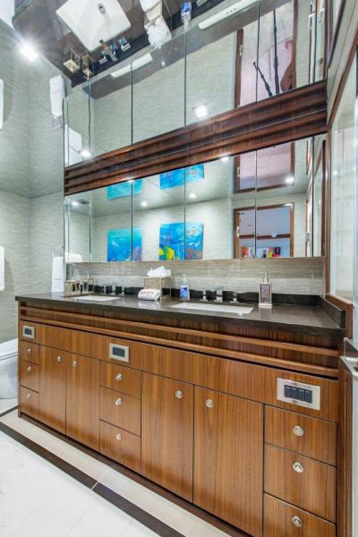 Slide: The Image of Master Head - 4558947