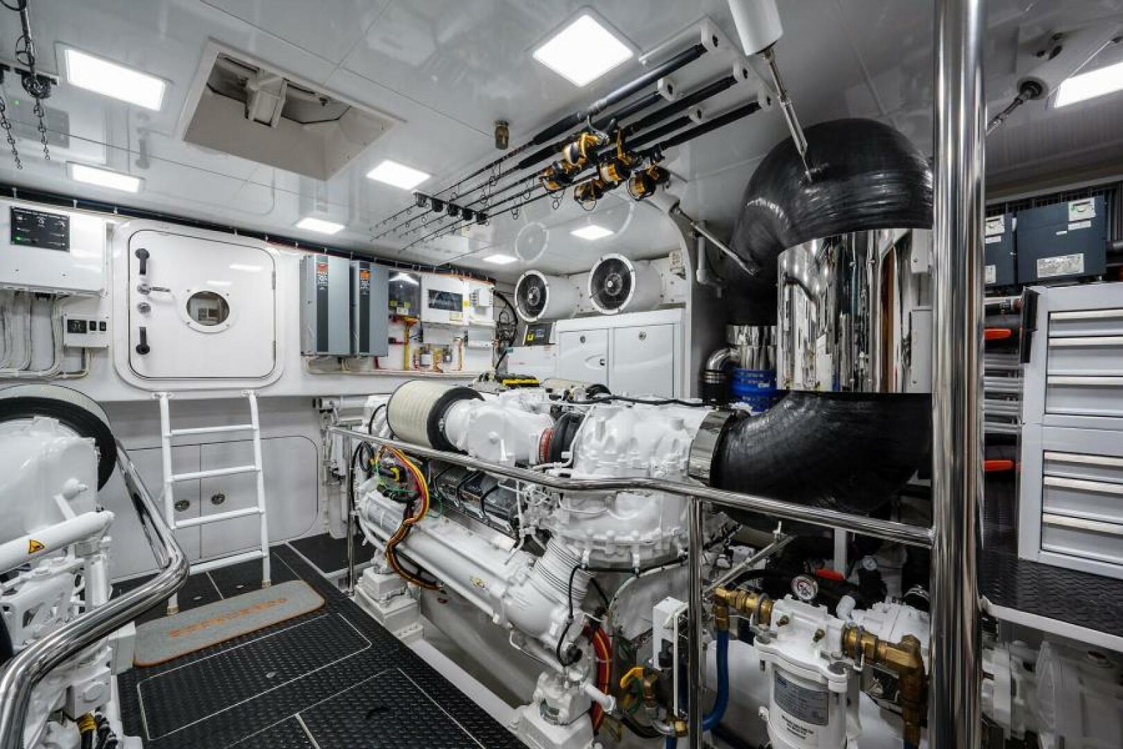 Slide: The Image of Port Engine Looking Aft - 4559096