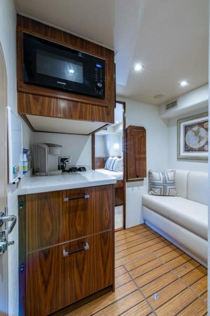Slide: The Image of Crew Fridge And Microwave - 4559079