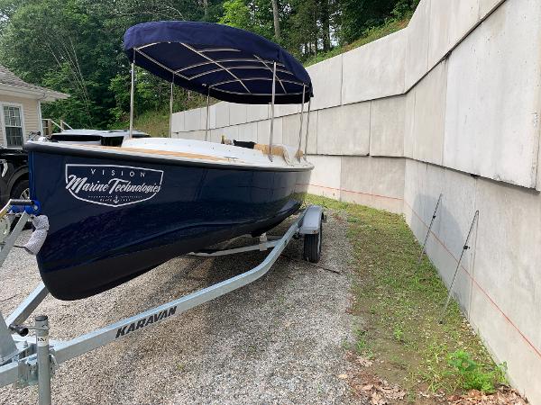 Slide: The Image of 2023 Vision Marine Technologies Fantail 217 boat on Karavan trailer. - 0