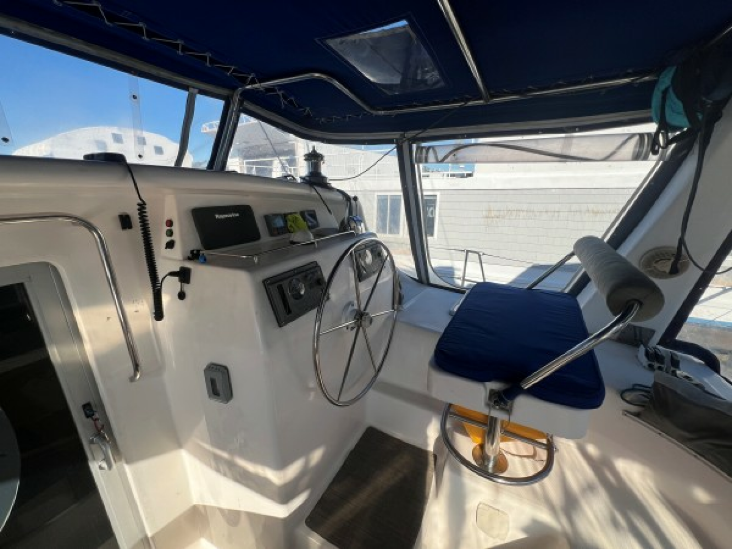 Slide: The Image of Used Sail Catamaran for sale 2001 Voyage 380 - THE WANDERFUL LIFE - 5314667