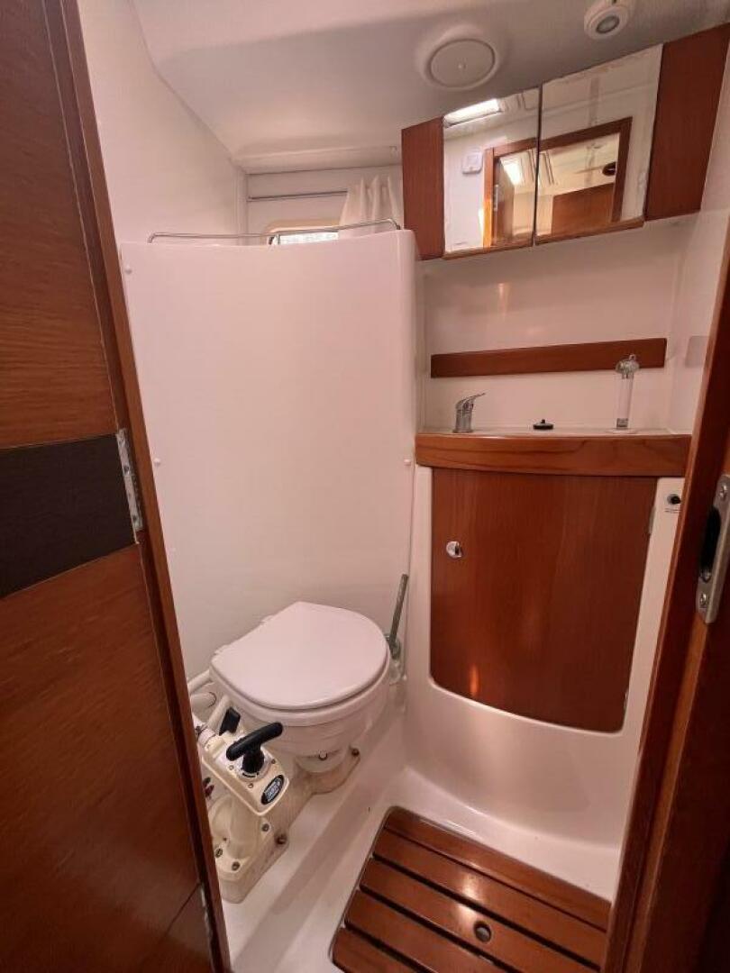 Slide: The Image of Wauquiez Pilot Saloon 41 2007 - 4580240