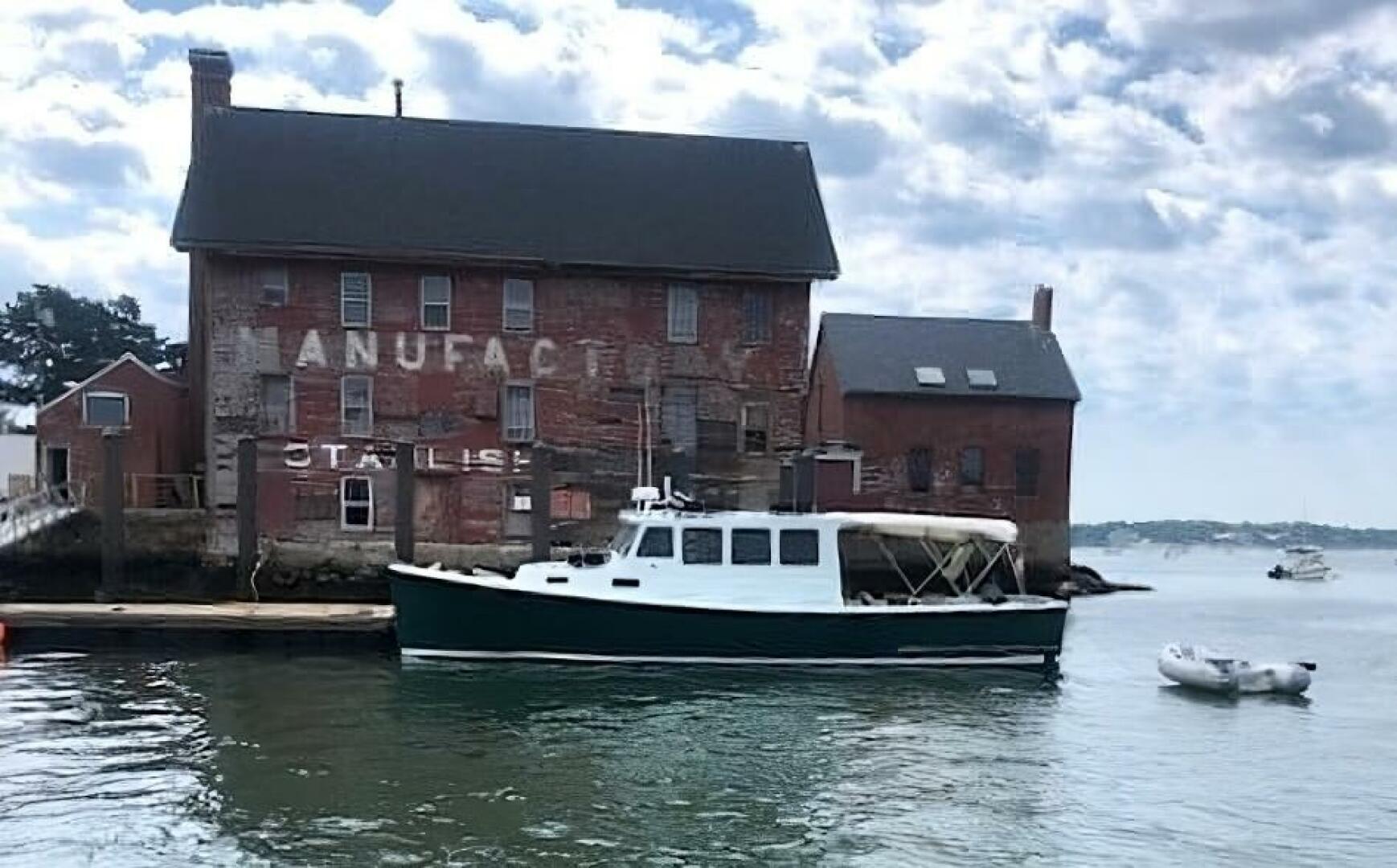 Slide: The Image of 40' Wayne Beal Downeast Cruiser 2002 - Cummins 540 HP For Sale - 5481795