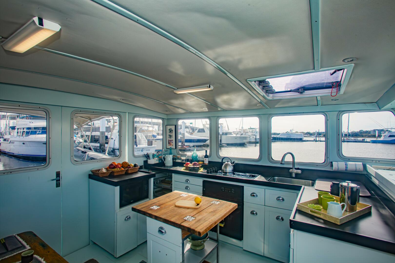 Slide: The Image of 40' Wayne Beal Downeast Cruiser 2002 - Cummins 540 HP For Sale - 5481797