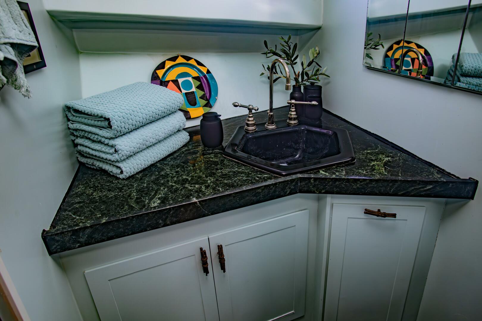 Slide: The Image of 40' Wayne Beal Downeast Cruiser 2002 - Cummins 540 HP For Sale - 5481801